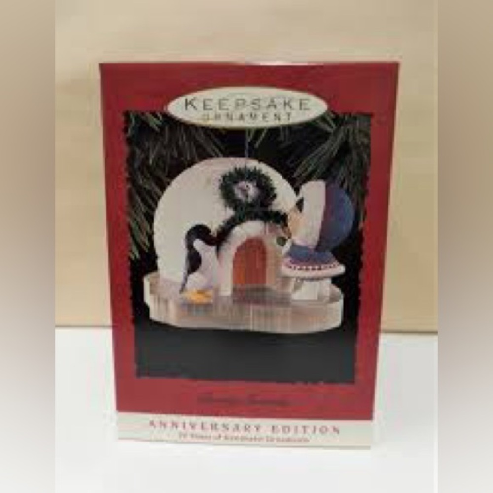 Hallmark Frosty Friends Christmas 1993 NOS Anniversary Edition Eskimo Penguin